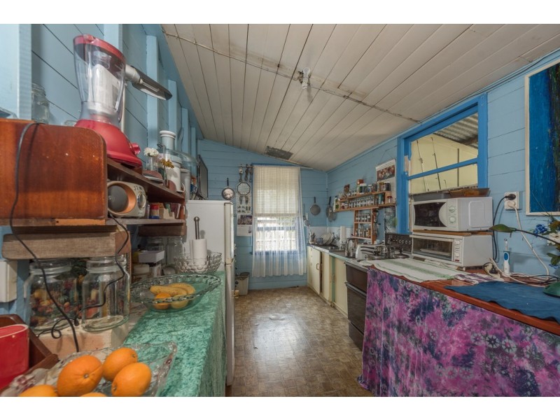 25 Svensson Street, Svensson Heights QLD 4670