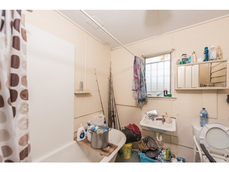 25 Svensson Street, Svensson Heights QLD 4670