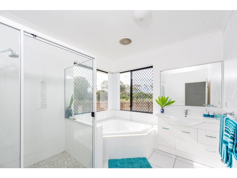 30 Royal Boulevard, Moore Park Beach QLD 4670