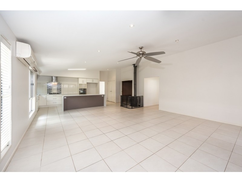 4 Lomandra Drive, Ashfield QLD 4670