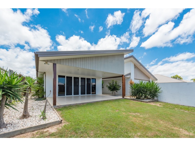 4 Lomandra Drive, Ashfield QLD 4670