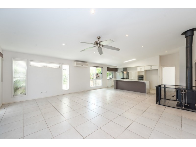 4 Lomandra Drive, Ashfield QLD 4670
