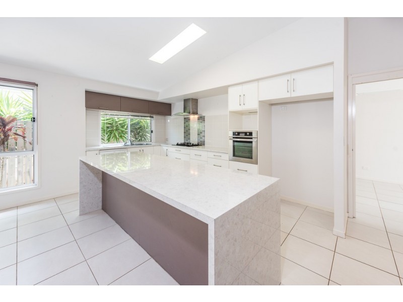 4 Lomandra Drive, Ashfield QLD 4670