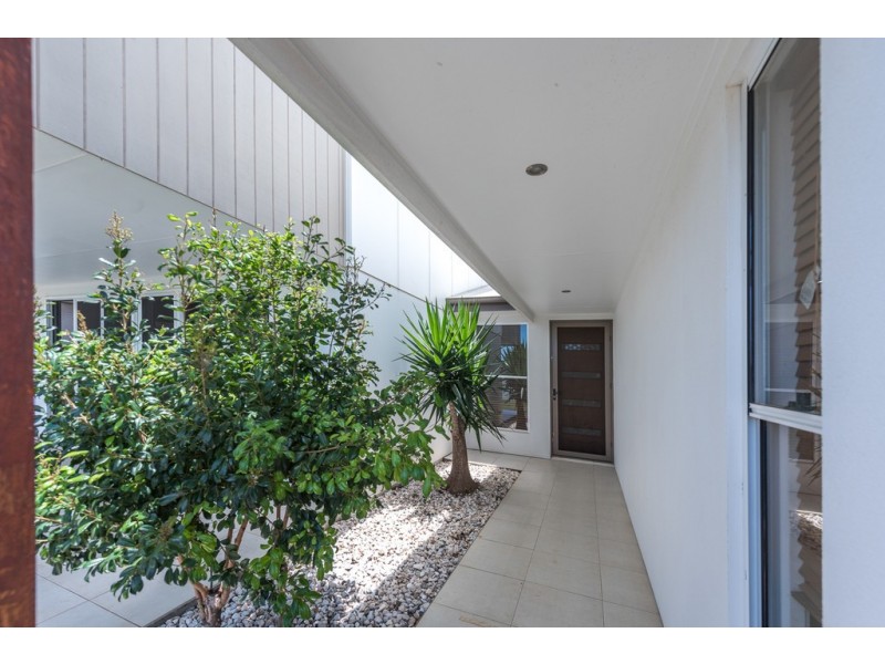 4 Lomandra Drive, Ashfield QLD 4670