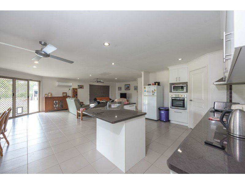 27 Yalla Lane, Redridge QLD 4660