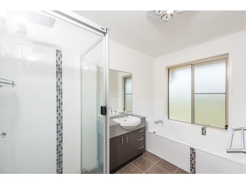 27 Yalla Lane, Redridge QLD 4660