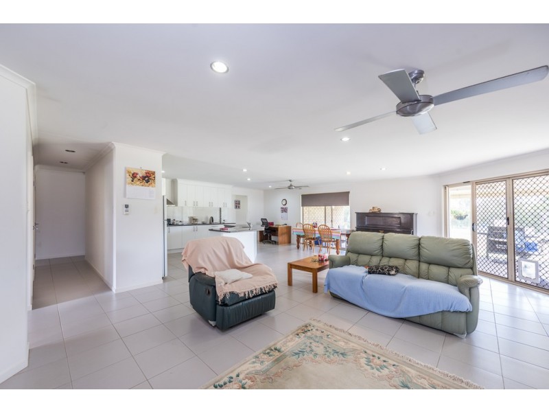 27 Yalla Lane, Redridge QLD 4660