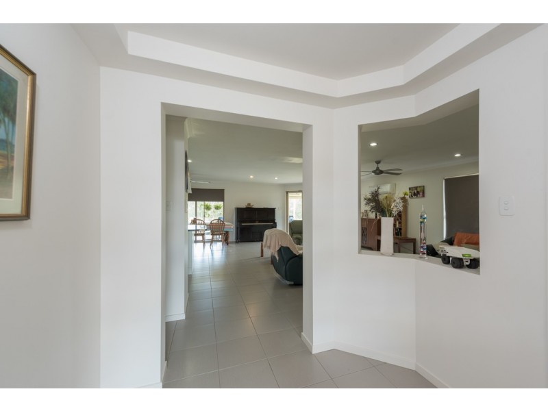 27 Yalla Lane, Redridge QLD 4660