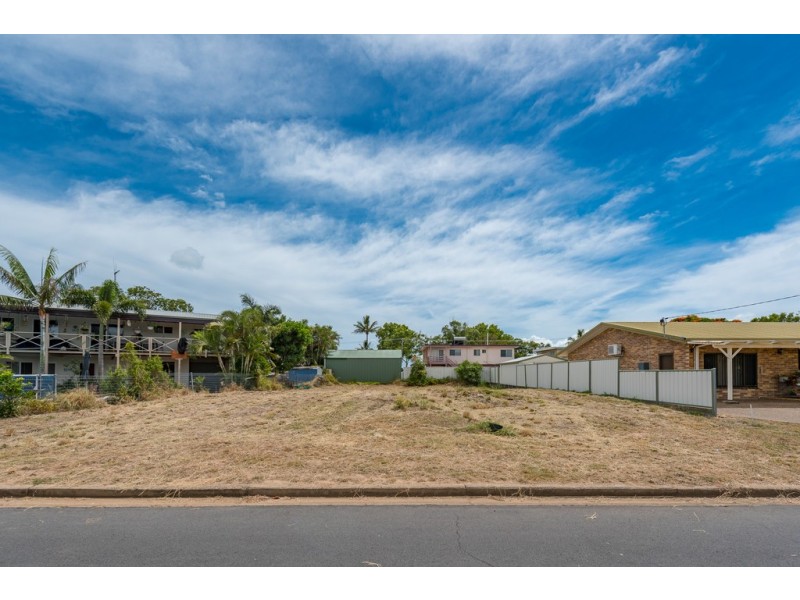 10 Poinciana Court, Moore Park Beach QLD 4670