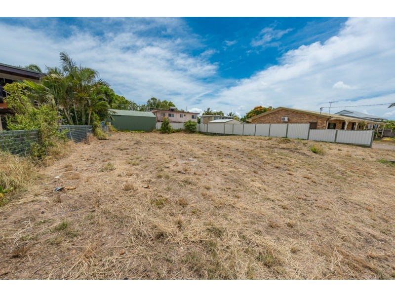 10 Poinciana Court, Moore Park Beach QLD 4670