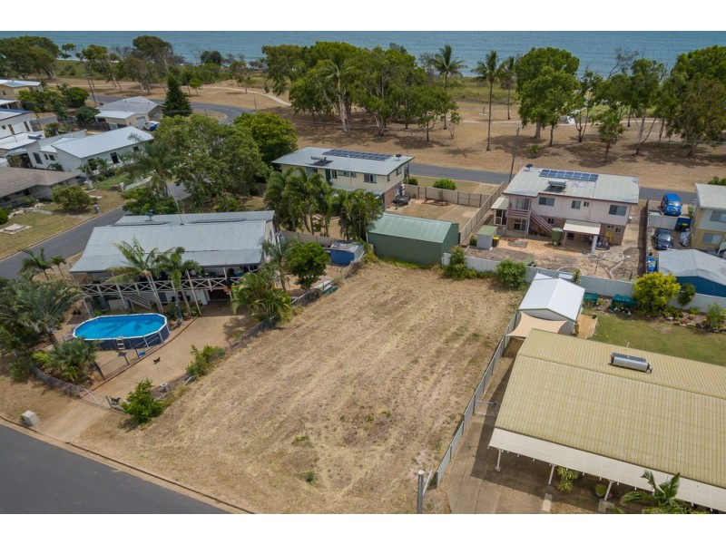10 Poinciana Court, Moore Park Beach QLD 4670
