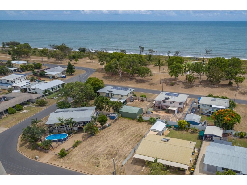 10 Poinciana Court, Moore Park Beach QLD 4670