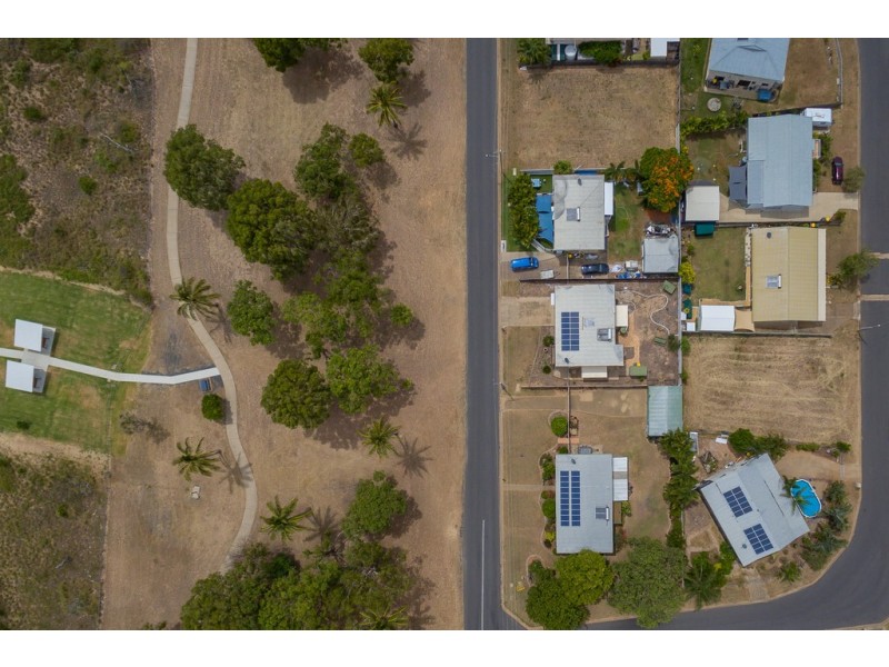 10 Poinciana Court, Moore Park Beach QLD 4670