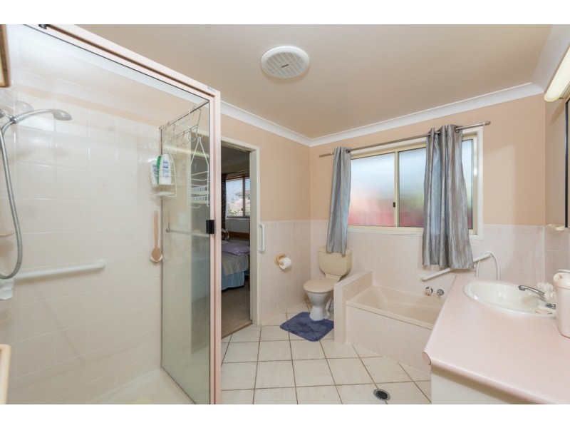 5 Tomlins Court, Avenell Heights QLD 4670