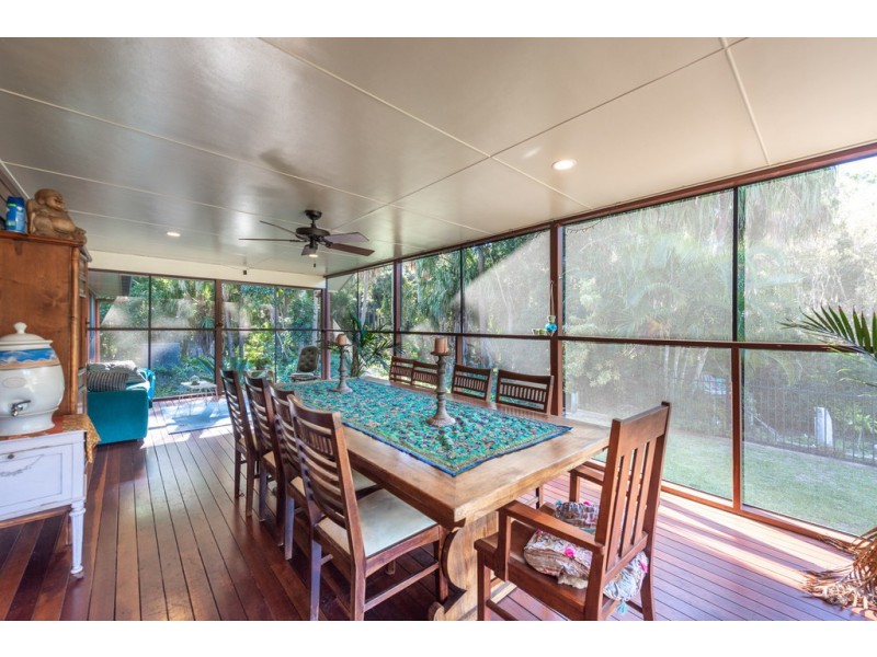 1 Woodlands Lane, Moore Park Beach QLD 4670
