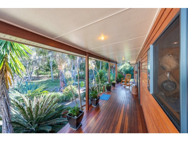 1 Woodlands Lane, Moore Park Beach QLD 4670