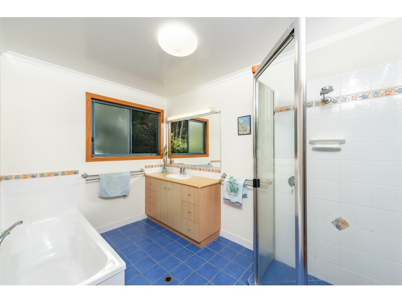 1 Woodlands Lane, Moore Park Beach QLD 4670