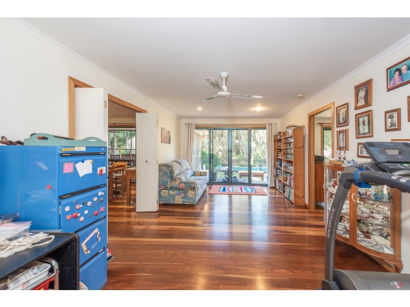 1 Woodlands Lane, Moore Park Beach QLD 4670