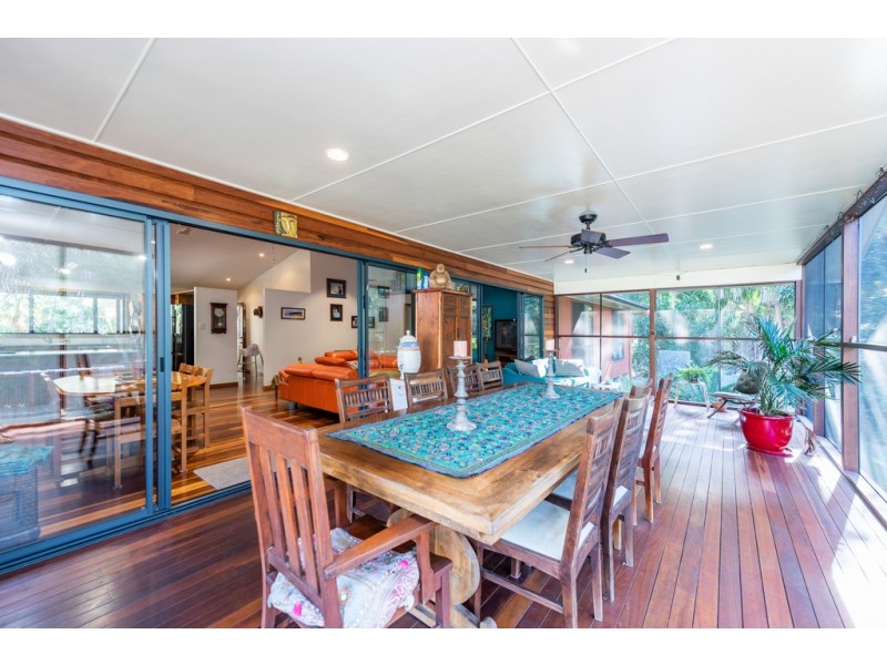 1 Woodlands Lane, Moore Park Beach QLD 4670