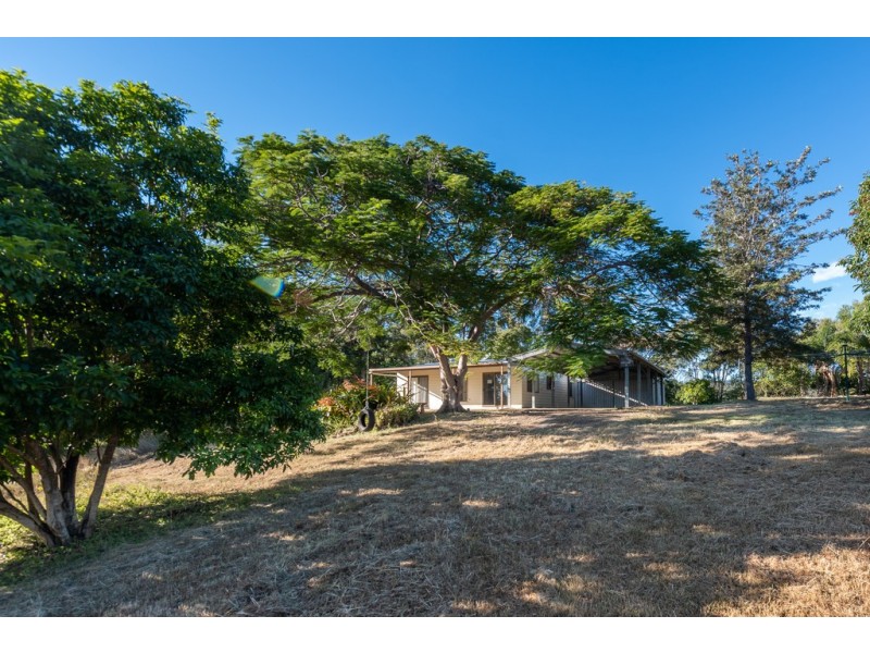 35 Hilltop Road, New Moonta QLD 4671
