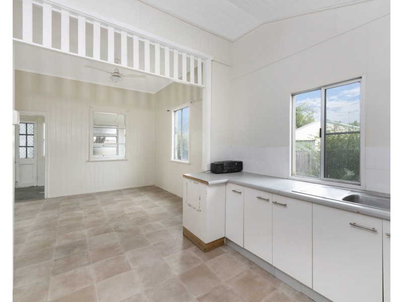 93 Branyan Street, Svensson Heights QLD 4670