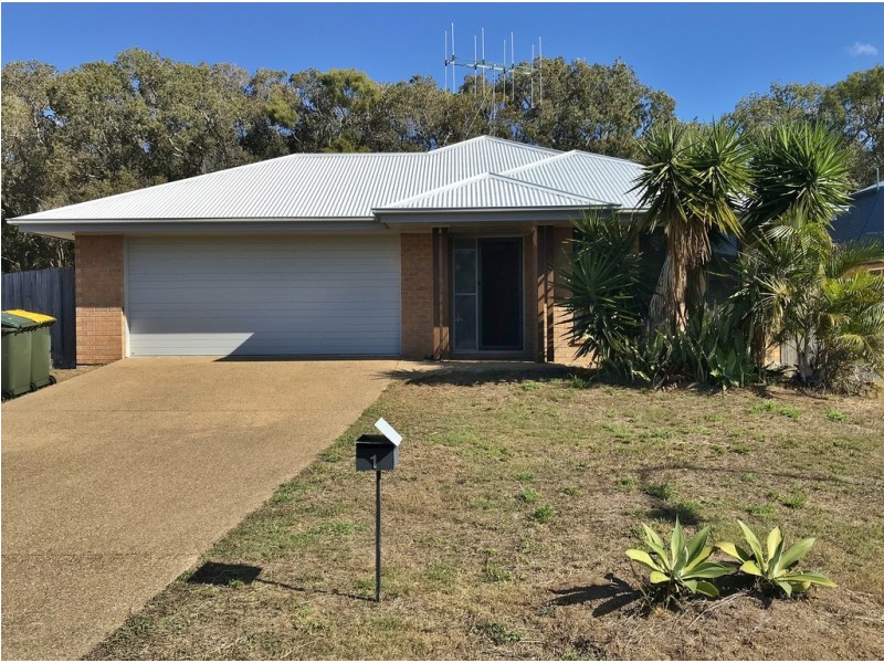 1 Tulip Court, Moore Park Beach QLD 4670