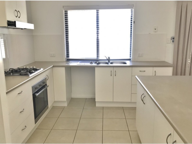 1 Tulip Court, Moore Park Beach QLD 4670