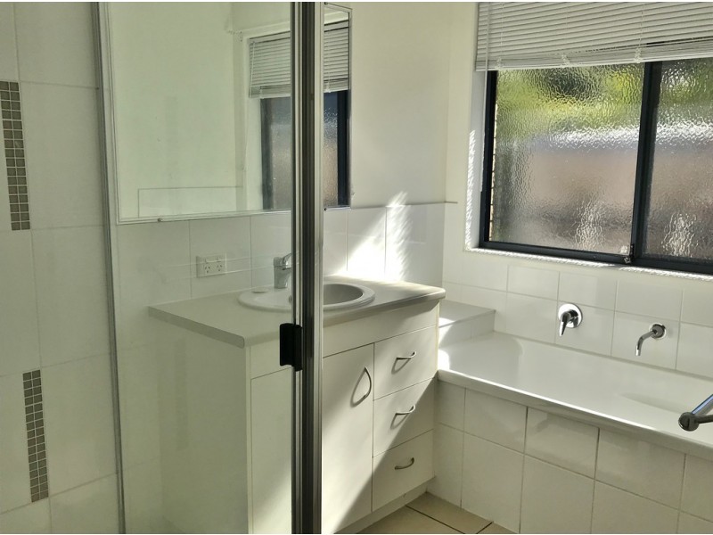 1 Tulip Court, Moore Park Beach QLD 4670