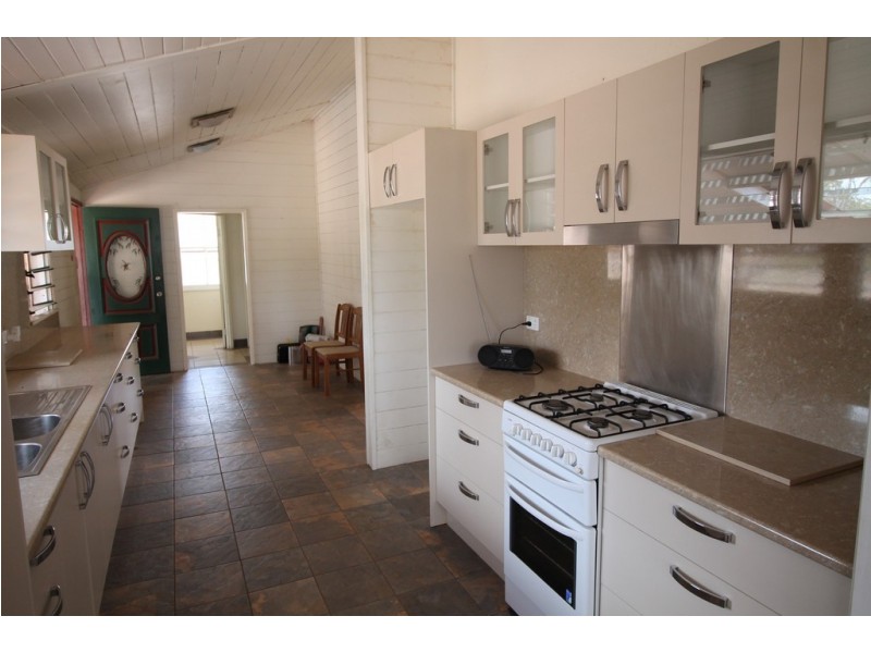 25 Oakview Drive, Redridge QLD 4660