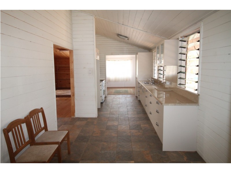 25 Oakview Drive, Redridge QLD 4660
