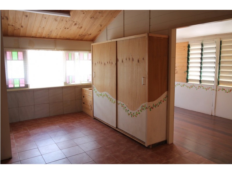 25 Oakview Drive, Redridge QLD 4660