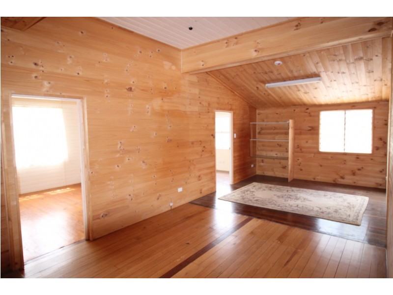 25 Oakview Drive, Redridge QLD 4660