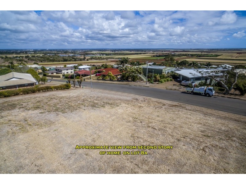 8A Hilltop Avenue, Qunaba QLD 4670