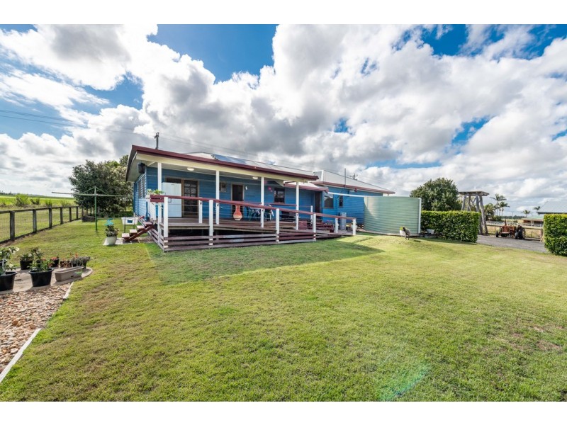 215 Hills Road, Welcome Creek QLD 4670