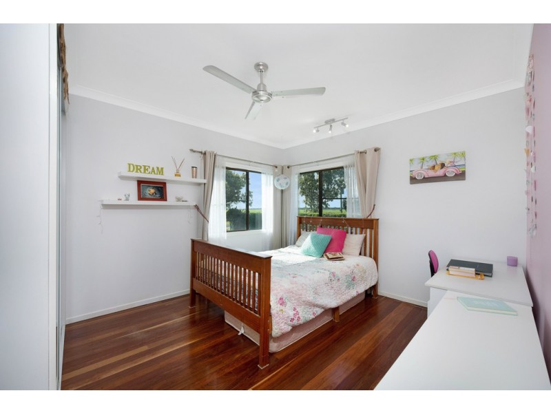 215 Hills Road, Welcome Creek QLD 4670
