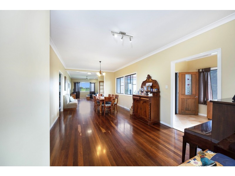 215 Hills Road, Welcome Creek QLD 4670