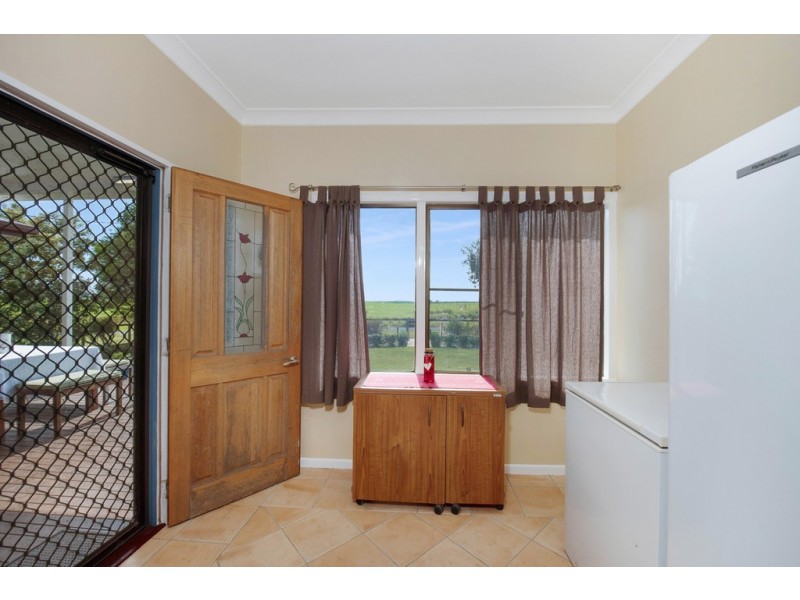 215 Hills Road, Welcome Creek QLD 4670