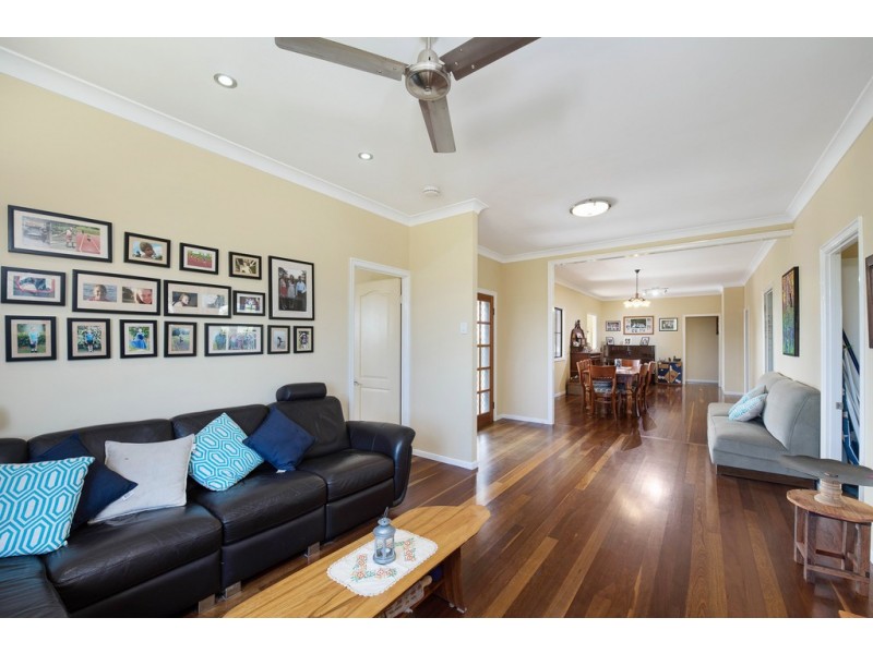 215 Hills Road, Welcome Creek QLD 4670