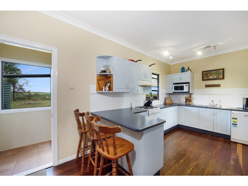 215 Hills Road, Welcome Creek QLD 4670