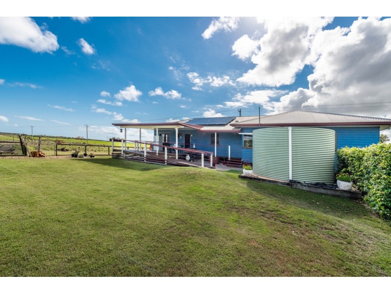 215 Hills Road, Welcome Creek QLD 4670