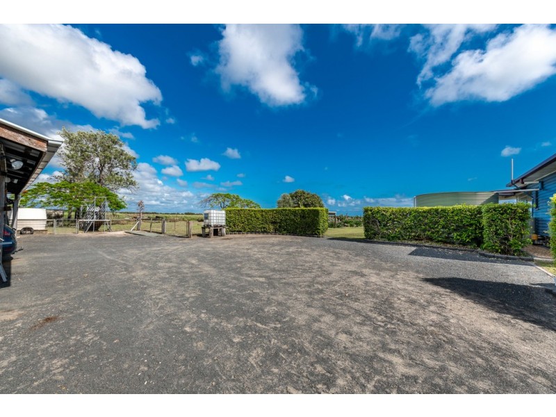 215 Hills Road, Welcome Creek QLD 4670