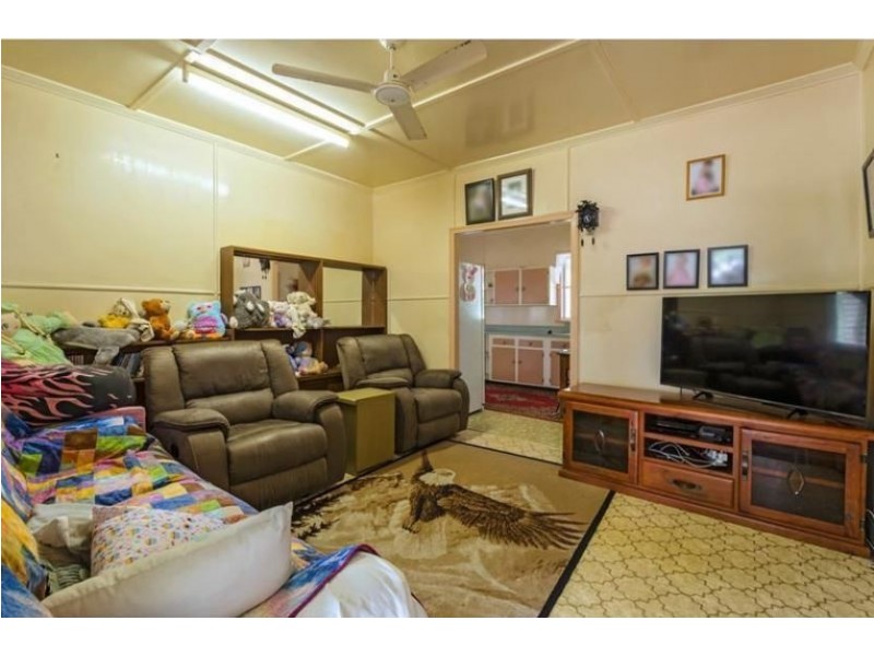 6 Totten Street, Kepnock QLD 4670