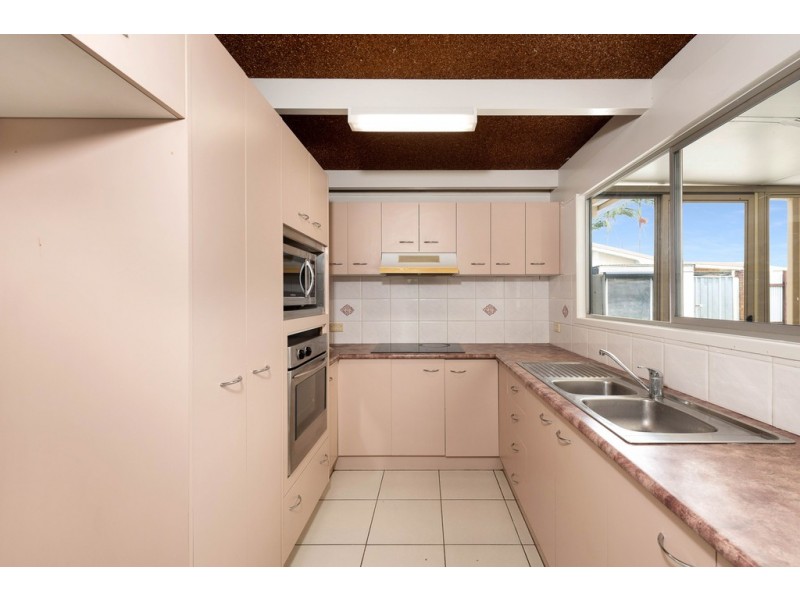 18 Newhaven Court, Avoca QLD 4670