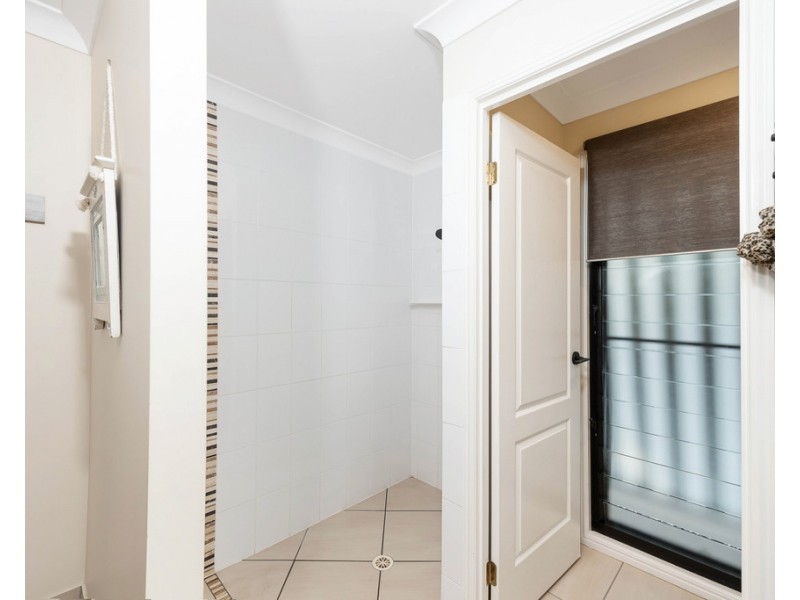 10 Kingfisher Crescent, Moore Park Beach QLD 4670