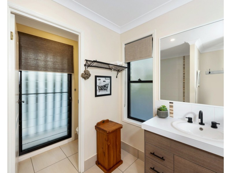 10 Kingfisher Crescent, Moore Park Beach QLD 4670