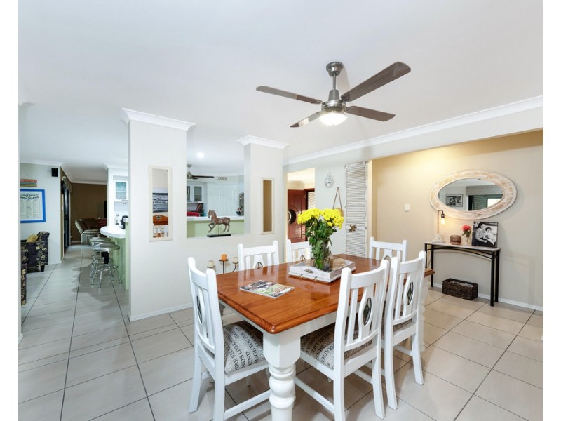 10 Kingfisher Crescent, Moore Park Beach QLD 4670