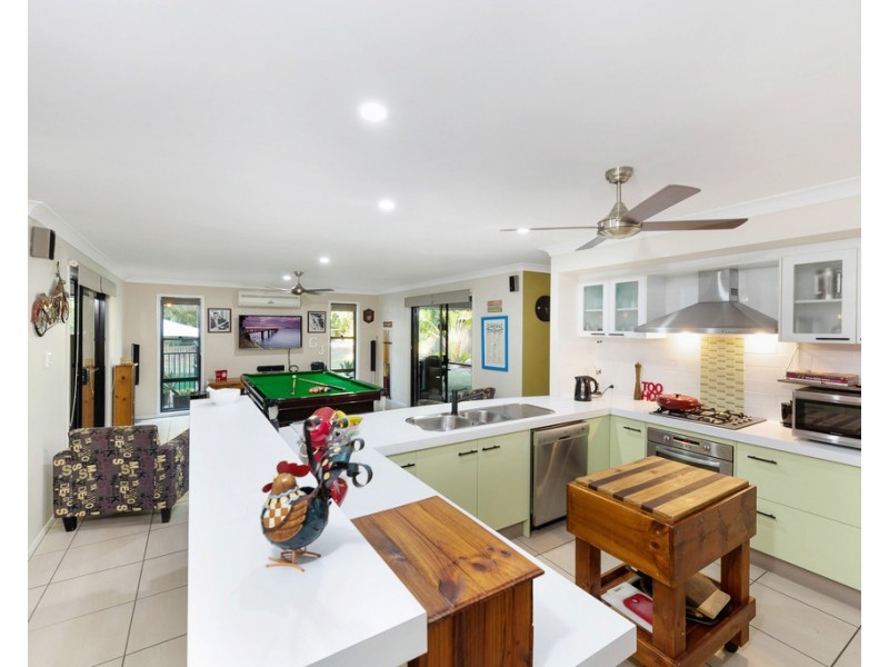 10 Kingfisher Crescent, Moore Park Beach QLD 4670