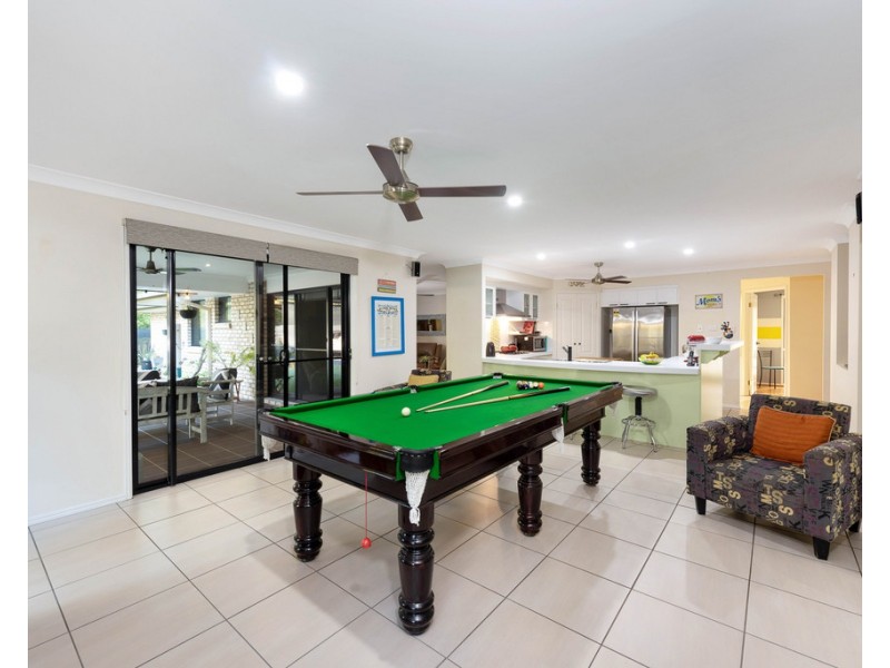 10 Kingfisher Crescent, Moore Park Beach QLD 4670