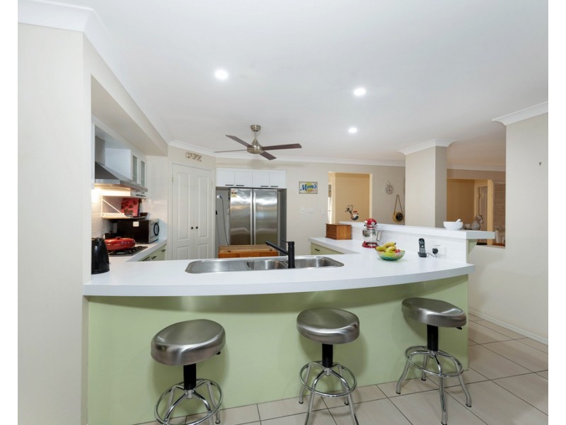 10 Kingfisher Crescent, Moore Park Beach QLD 4670