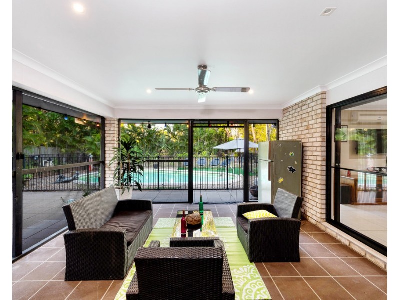 10 Kingfisher Crescent, Moore Park Beach QLD 4670